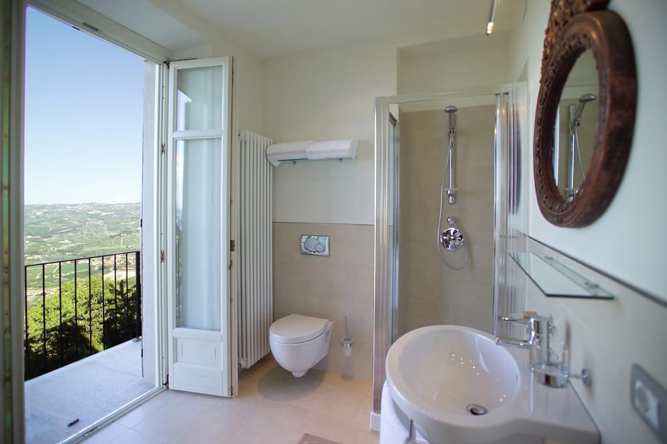 Bathroom, Landmark view