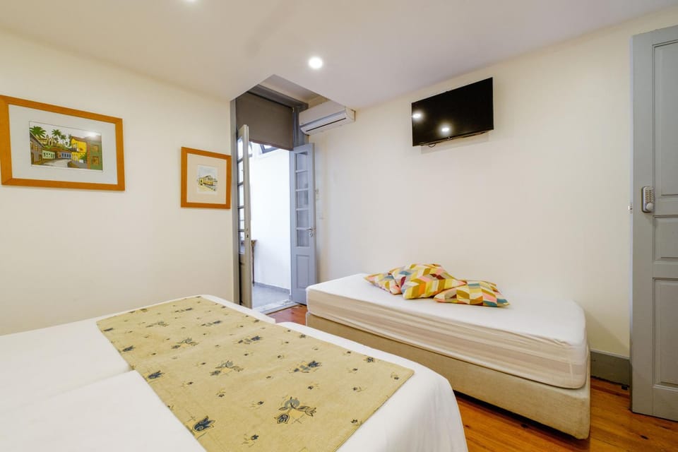 À Francos Painting Artist 2 Apartment in Porto