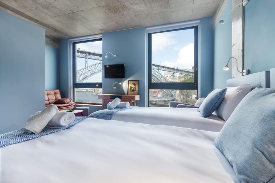 Bedroom, City view, River view, hair dryier, towels, air conditioner