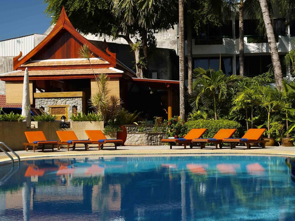 Facade/entrance, Swimming pool, Swimming pool