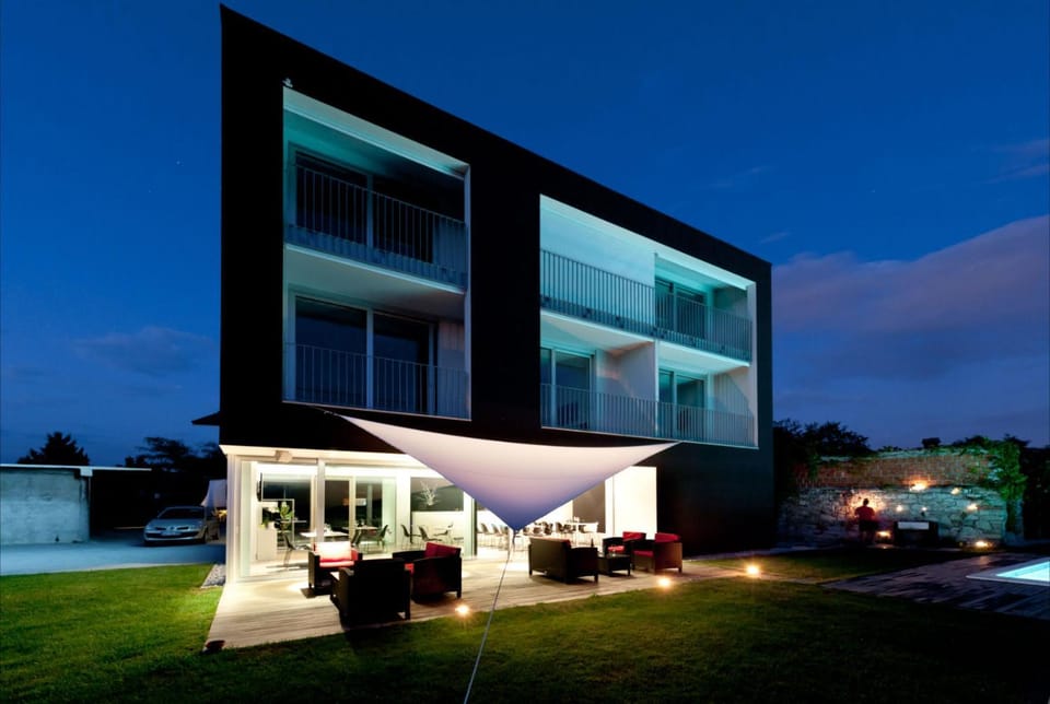 Facade/entrance, Night