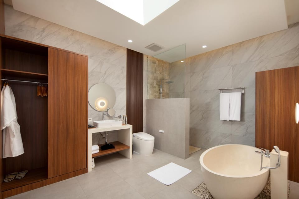 Shower, Toilet, Bathroom, Bath, towels