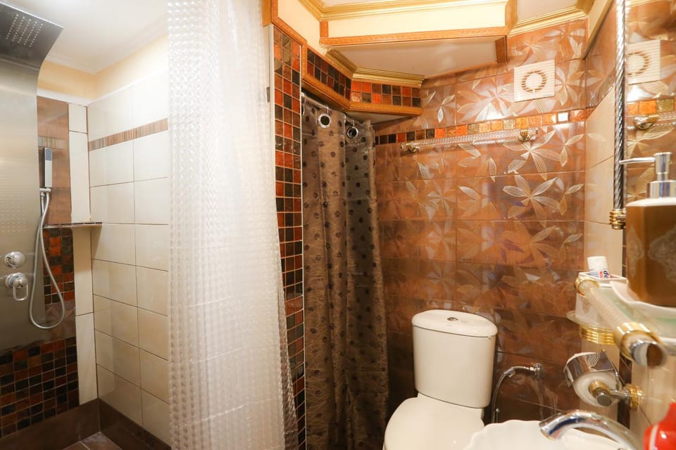 Shower, Toilet, Bathroom