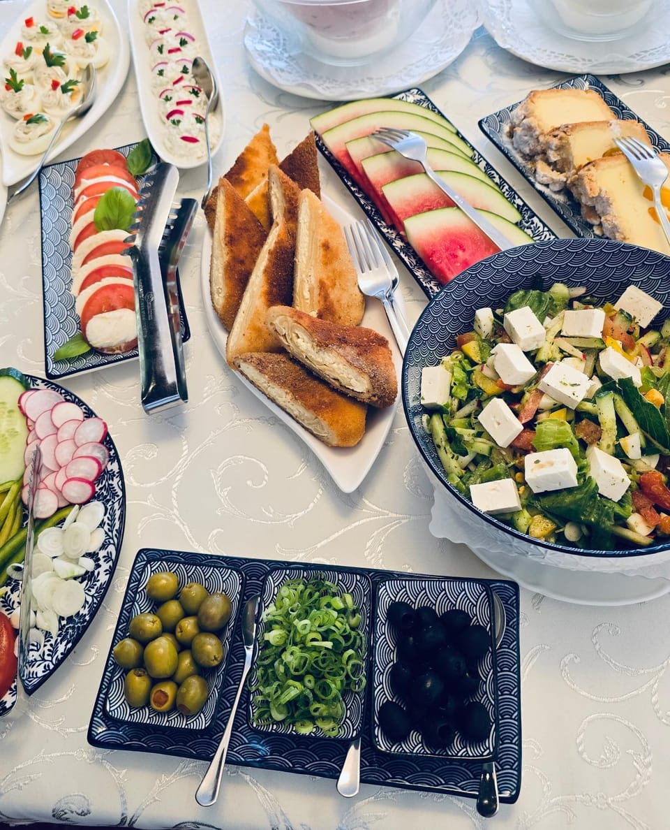 Breakfast, Buffet breakfast