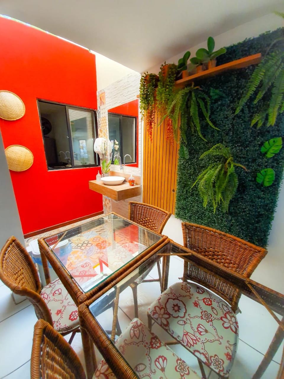 Dining area, Breakfast