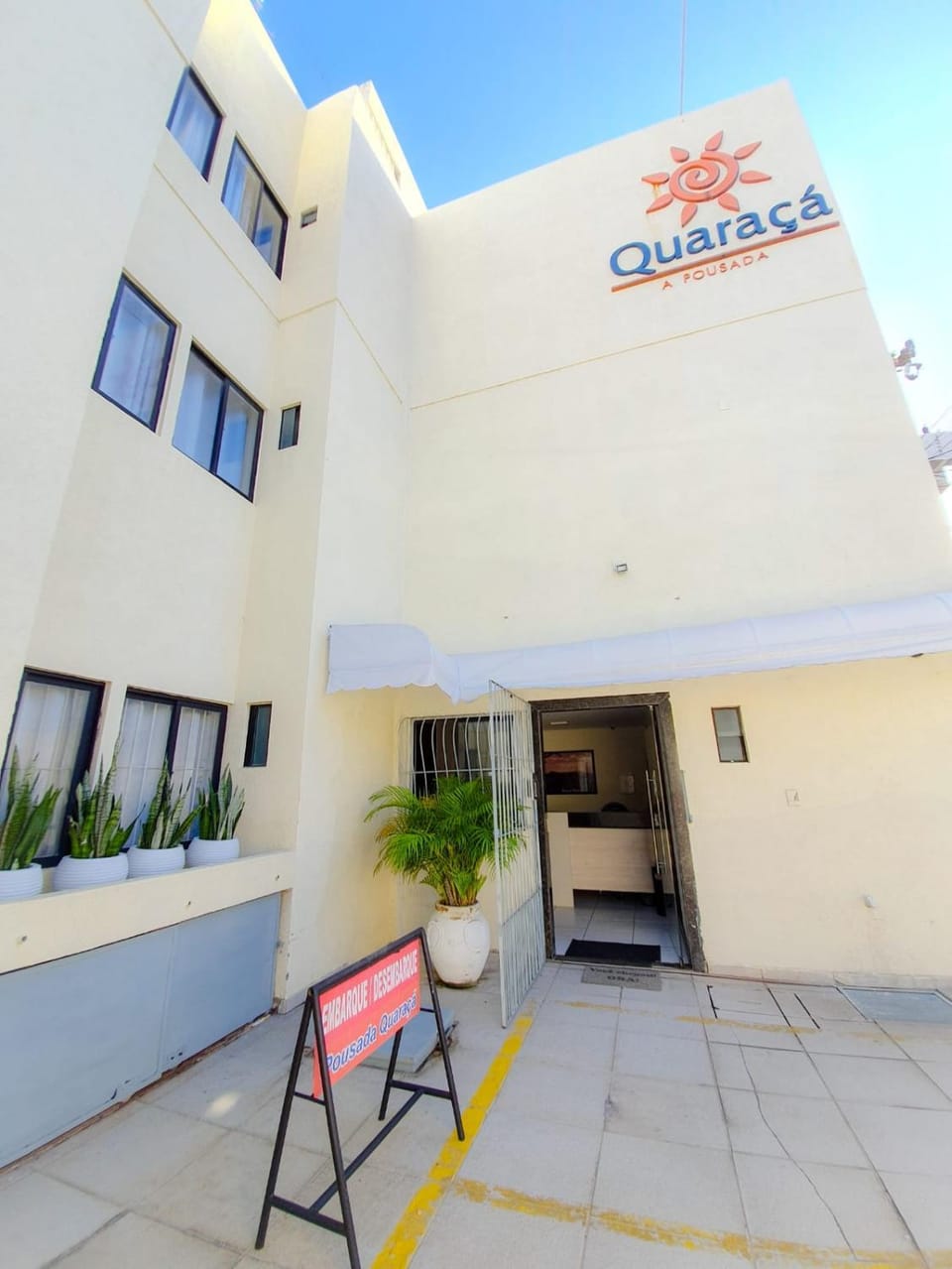 Property building, Facade/entrance, Property logo or sign