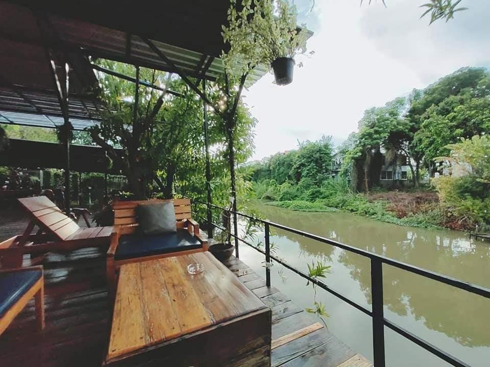 Baan Canalee (บ้านคานาลี) Bed and Breakfast in Laos