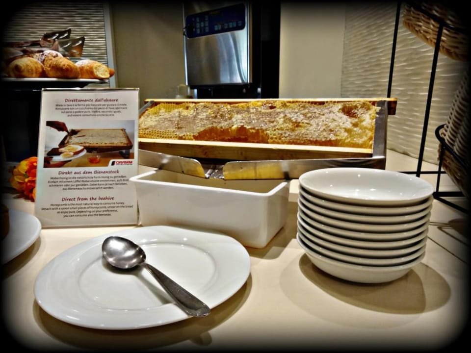 Breakfast, Buffet breakfast