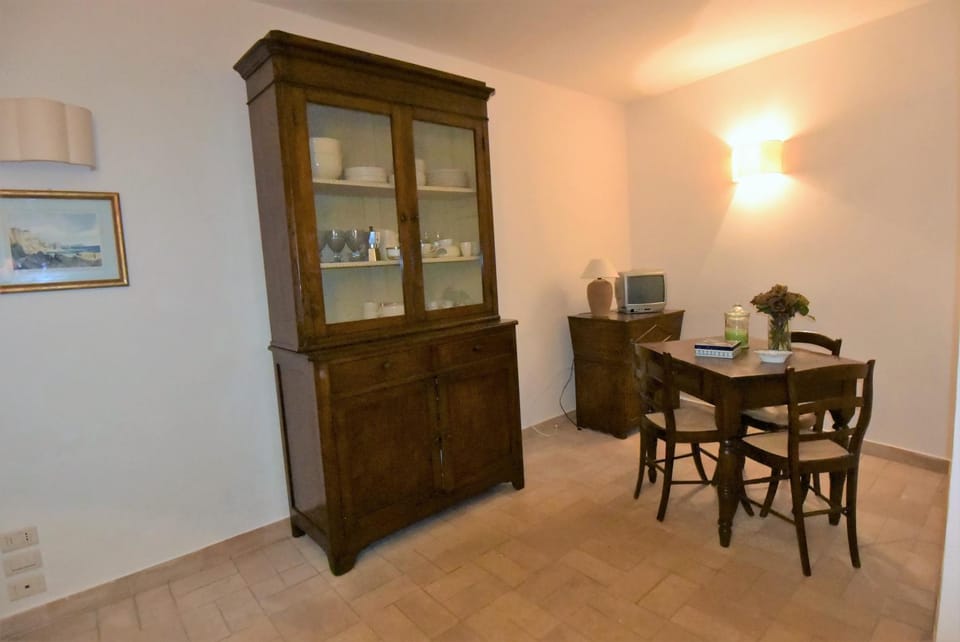 Bed, Living room, Dining area