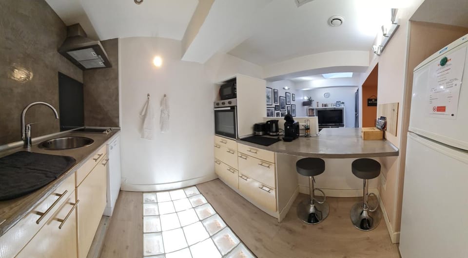 Kitchen or kitchenette, Dining area, dishwasher, oven, stove, toaster