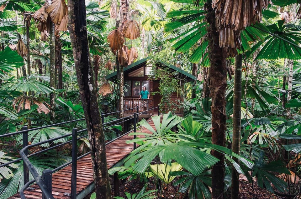 Patio, Facade/entrance, Natural landscape, View (from property/room), Balcony/Terrace, Location