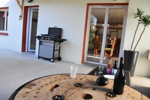 Patio, BBQ facilities, Dining area