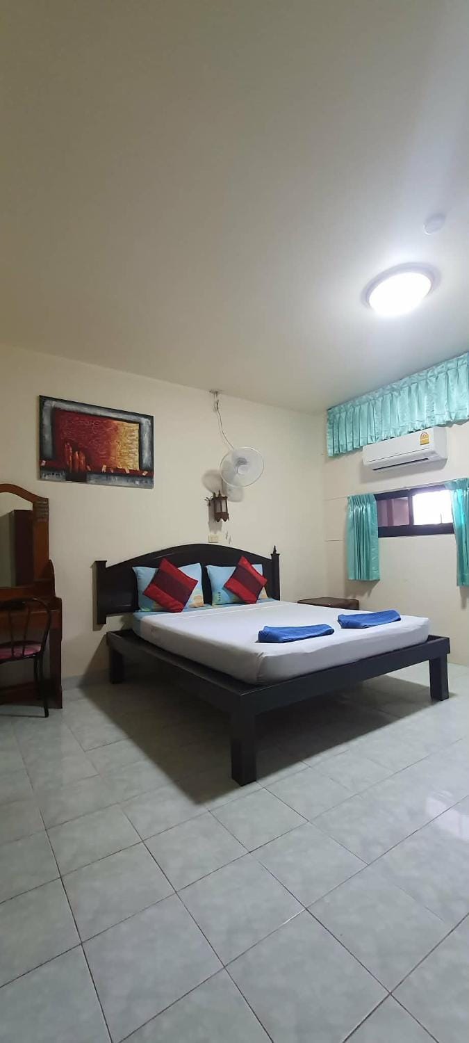 Seaworld Guesthouse Bed and Breakfast in Krabi Changwat