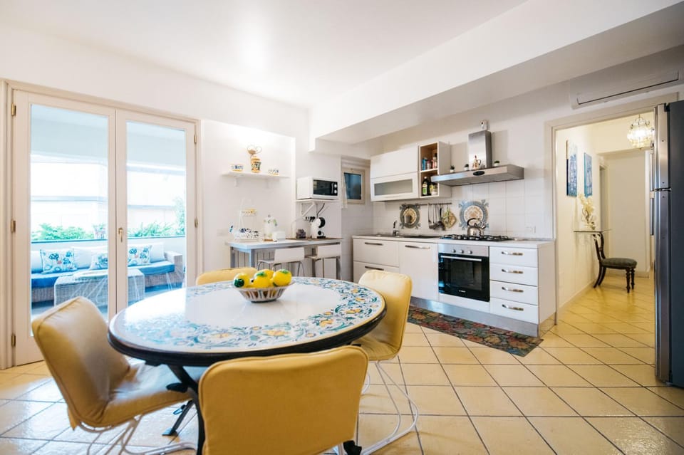 Kitchen or kitchenette, Living room, Dining area, stove