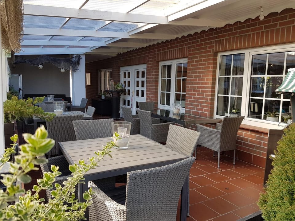 Garden view, Garden view