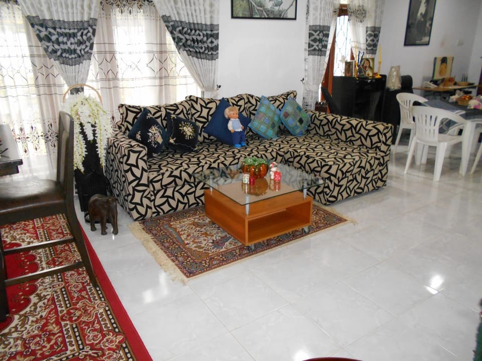Nadee Villa 7 Bed and Breakfast in Western Province