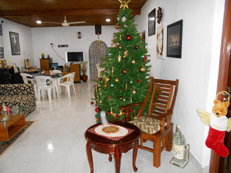 Nadee Villa 7 Bed and Breakfast in Western Province