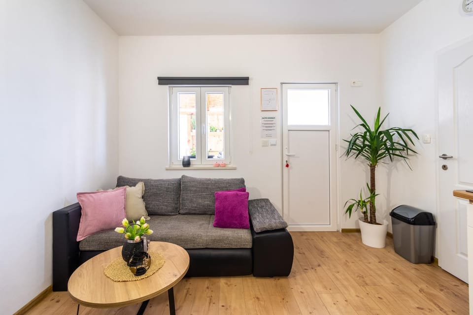 Seaview Apartman Apartment in Split-Dalmatia County