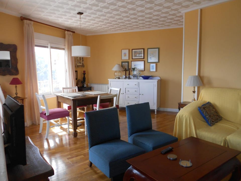 TV and multimedia, Living room, Dining area, Landmark view, Mountain view, Sea view