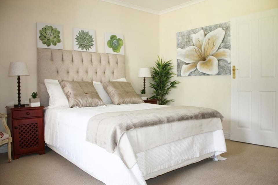 Camelot in Constantia Bed and Breakfast in Cape Town