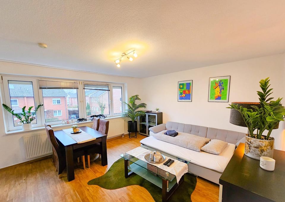 Living room, Seating area, Dining area, Entertainment, Breakfast, Dinner