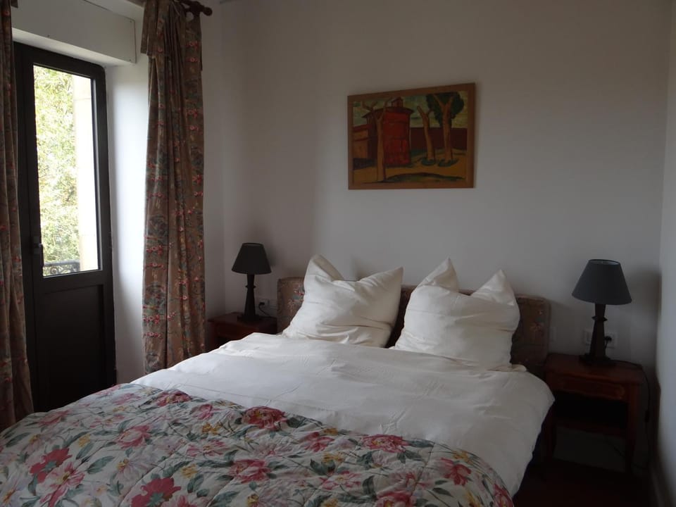 La Grande Maison Bed and Breakfast in Occitanie