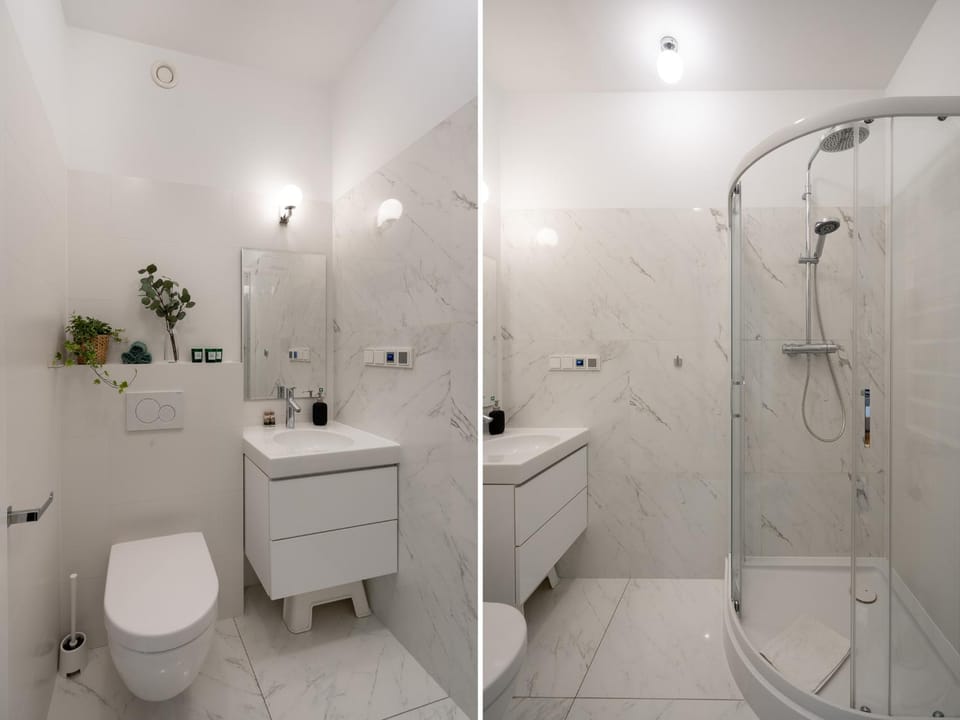 Shower, Toilet, Bathroom, towels
