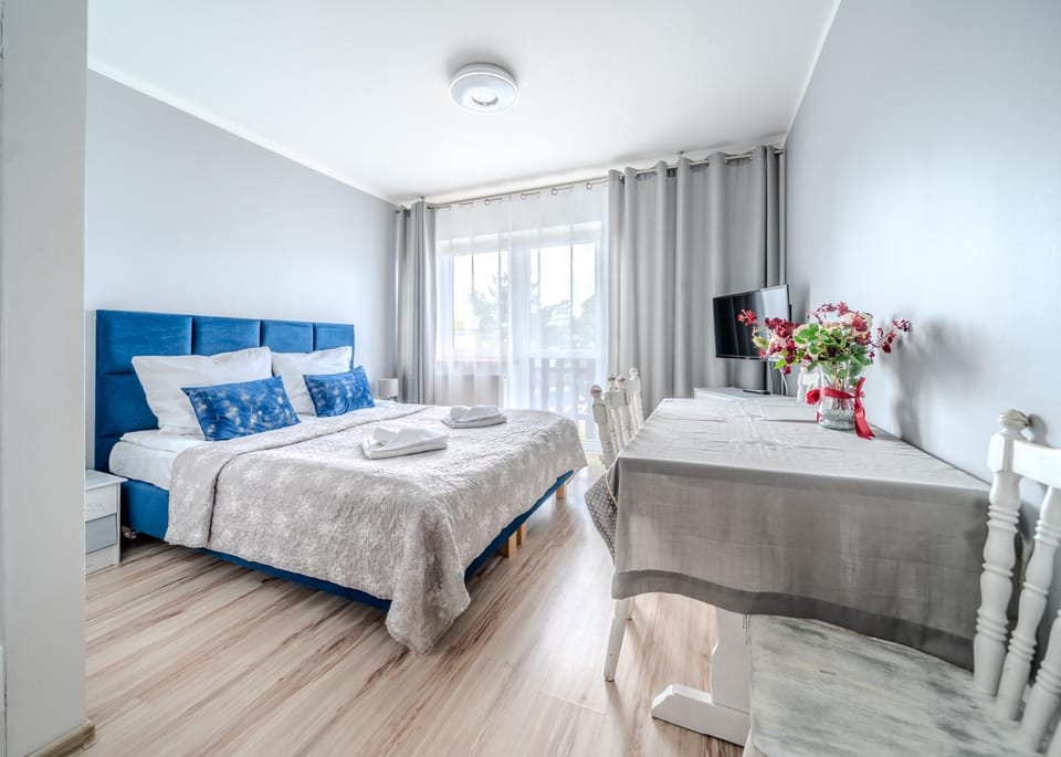 Bed, TV and multimedia