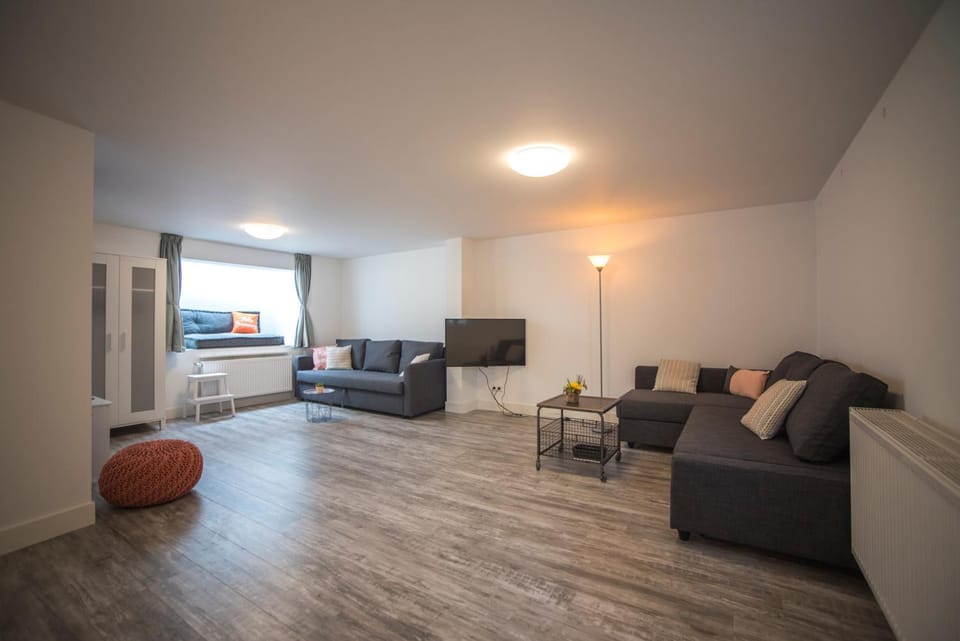 Bed, Living room, Seating area