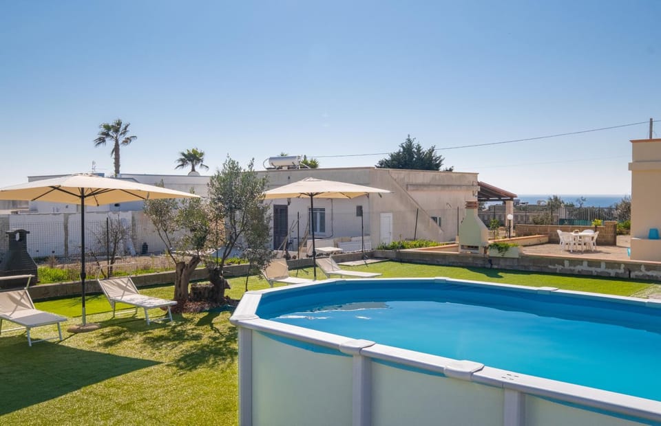 Natural landscape, Swimming pool, sunbed