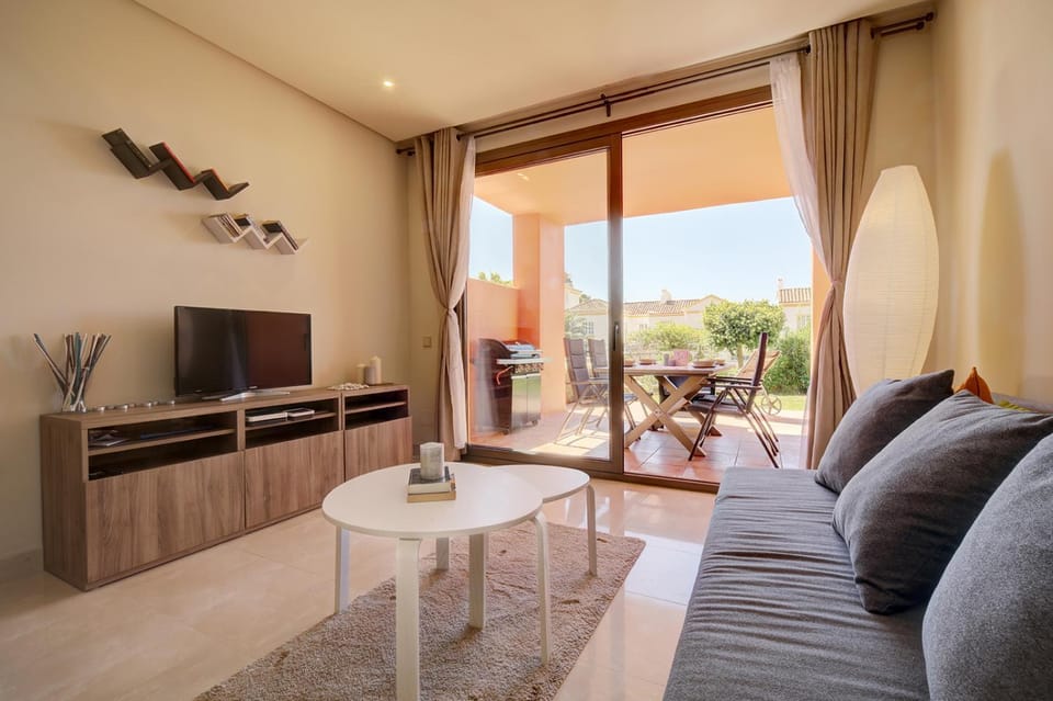 Day, Living room