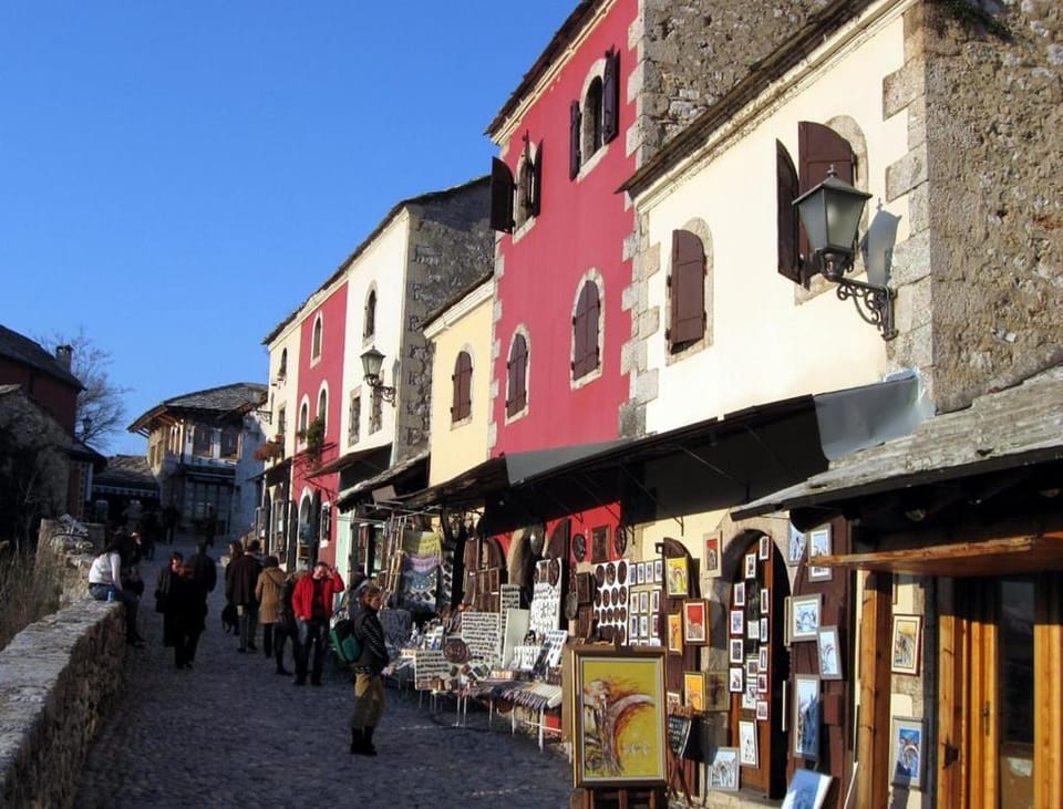 Nearby landmark, On-site shops