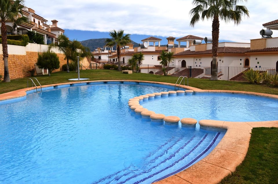 Swimming pool, Swimming pool
