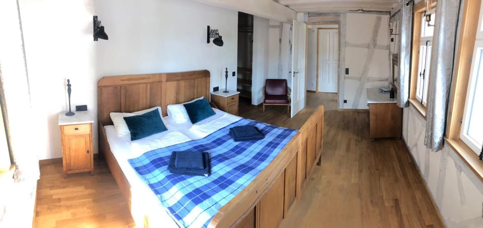 Bed, Photo of the whole room