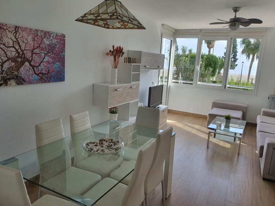 Primera línea playa Apartment in Roquetas de Mar
