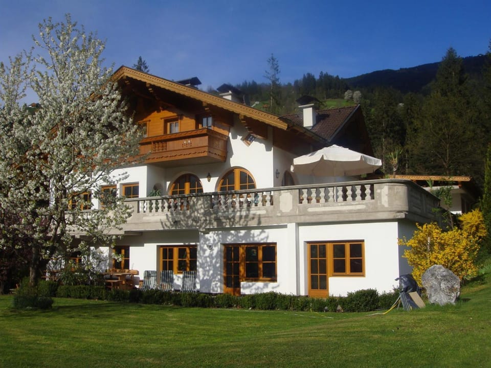 Ferienwohnungen Sunshine Stumm Farm Stay in Tyrol