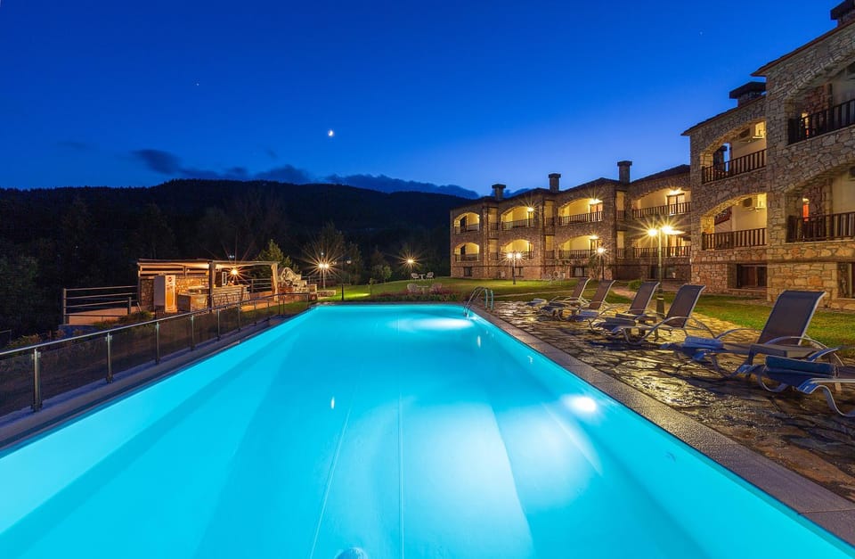 Property building, Patio, Garden, Lake view, Mountain view, Mountain view, Pool view, Pool view