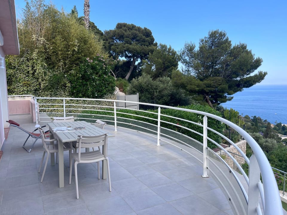 Vue mer.Tranquilité.Cap d'Ail à 10 mn de MONACO Apartment in Cap-d'Ail