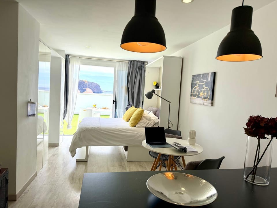 Luxury Sea View Penthouse, Hortensia Suites Apartments, Los Cristianos, Tenerife Apartment in Los Cristianos