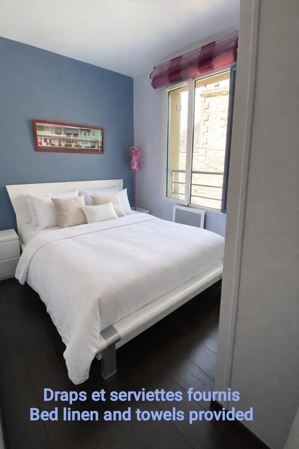 Bed, Photo of the whole room, Bedroom, Text overlay