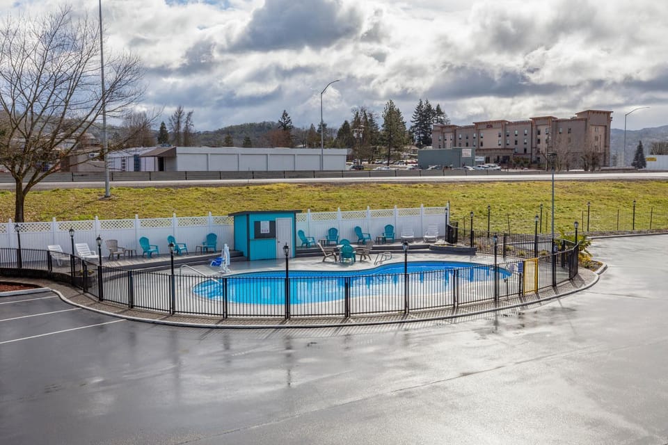 Pool view, Swimming pool