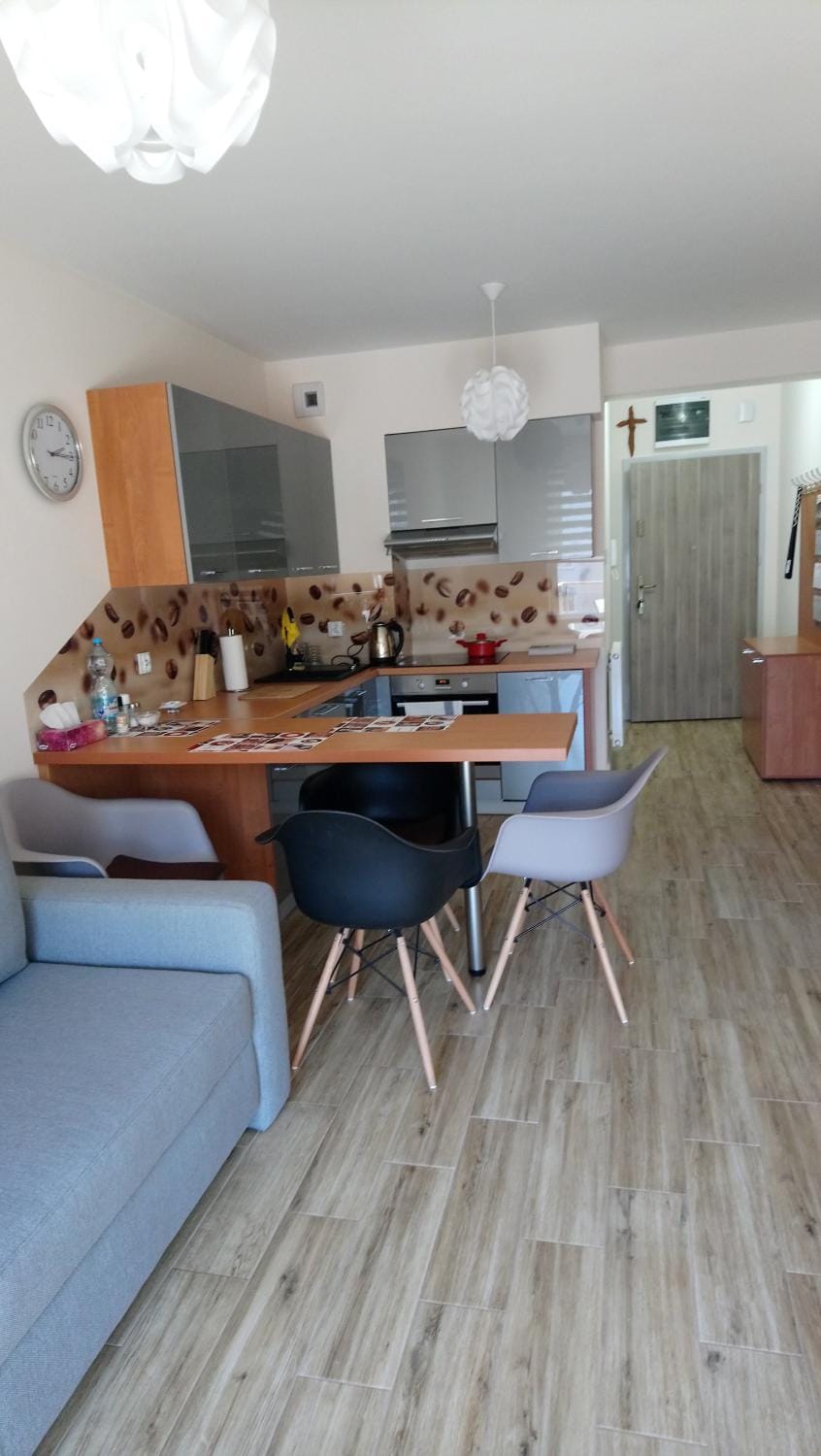 Kitchen or kitchenette, Food and drinks, Dining area, Food, Meals, oven, stove, kitchen