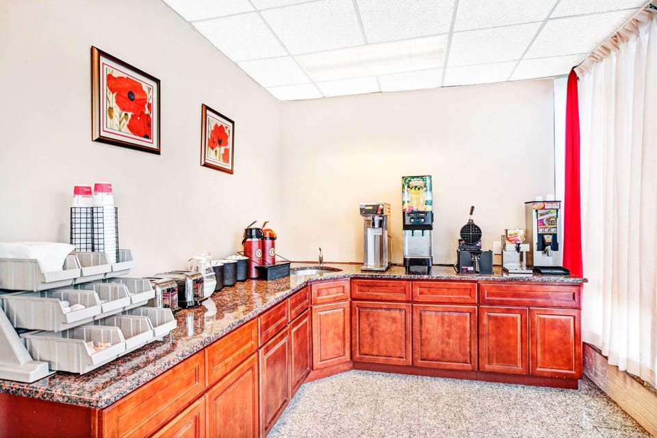 Restaurant/places to eat, Dining area, On site, Breakfast