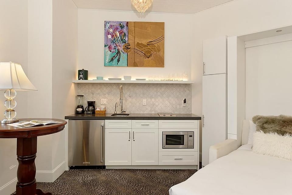Kitchen or kitchenette