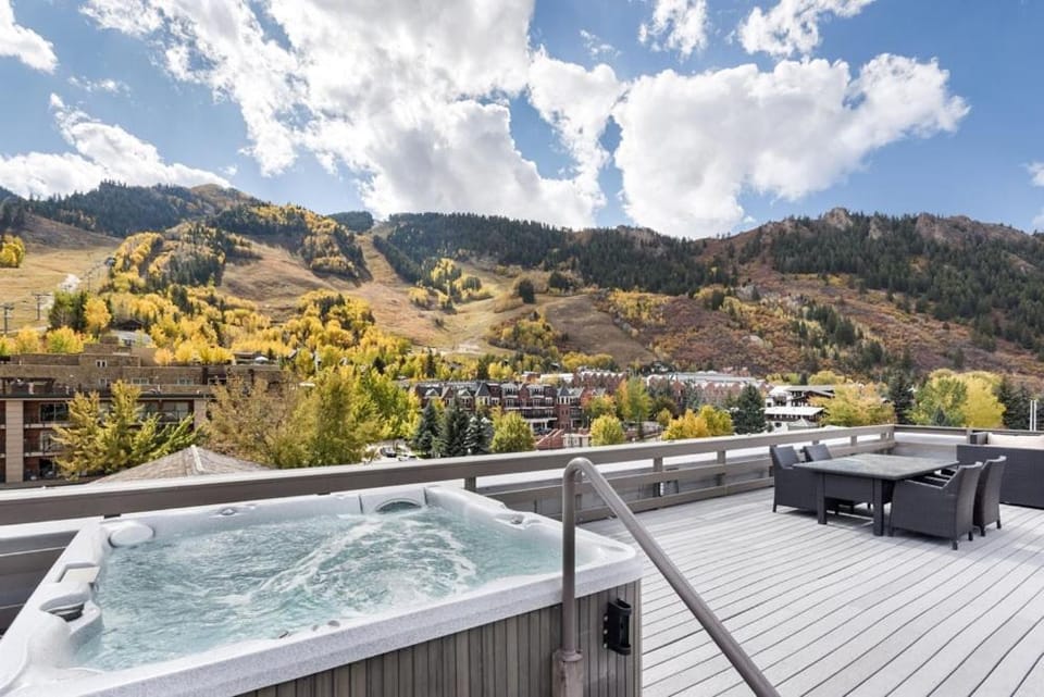 Hot Tub, Mountain view