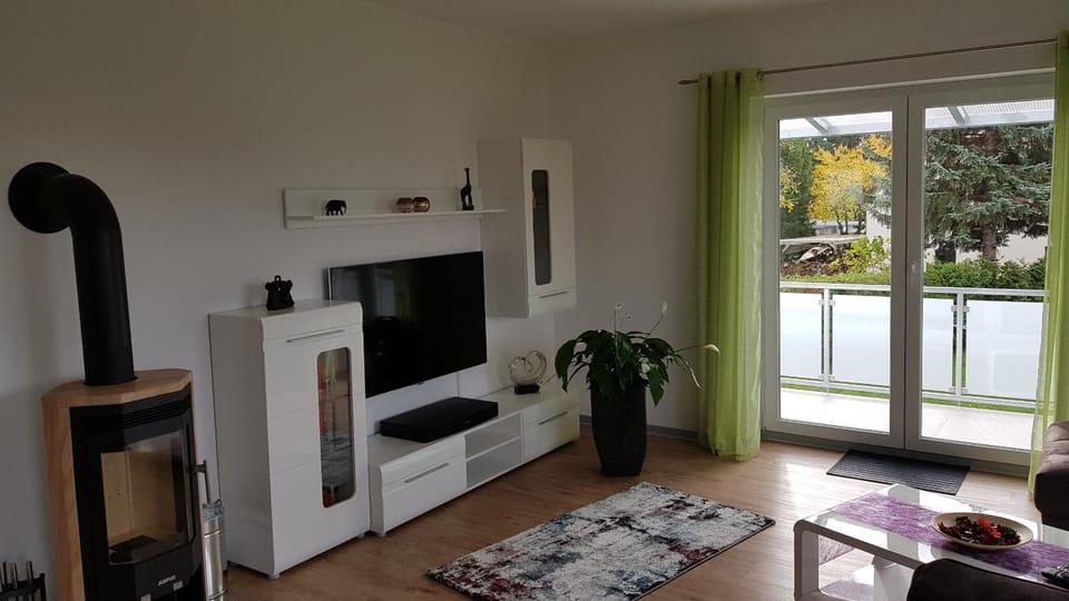 TV and multimedia, Balcony/Terrace, Living room
