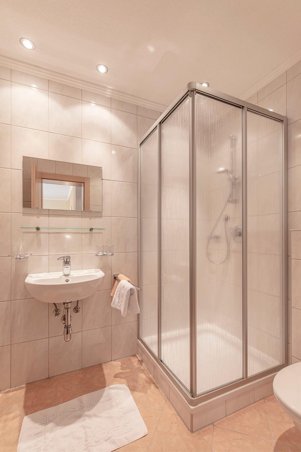 Shower, Bathroom, towels
