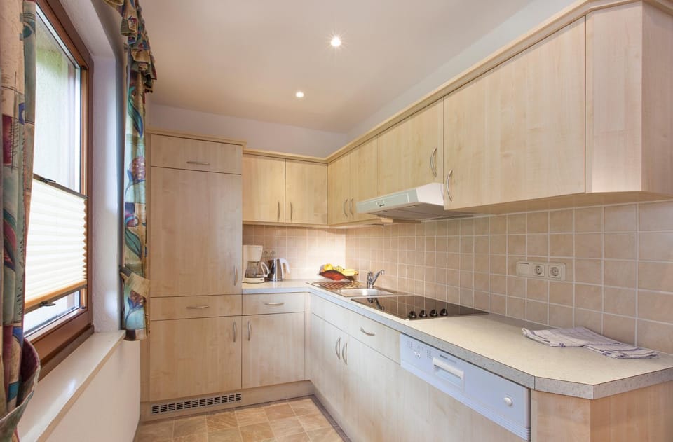 Day, Kitchen or kitchenette