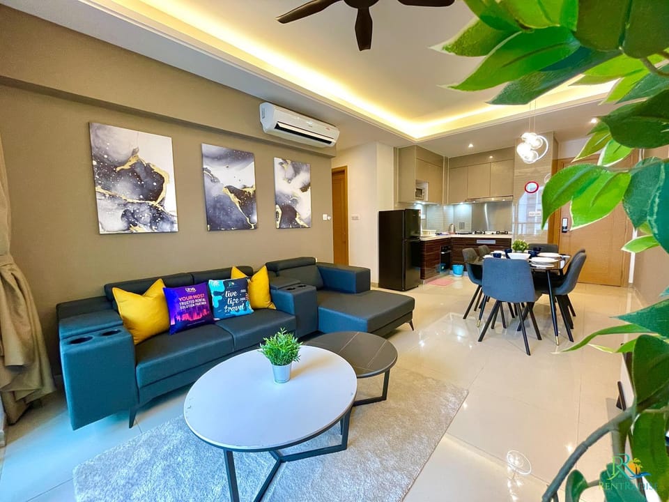 Kitchen or kitchenette, Living room, Seating area, Dining area, fireplace, air conditioner