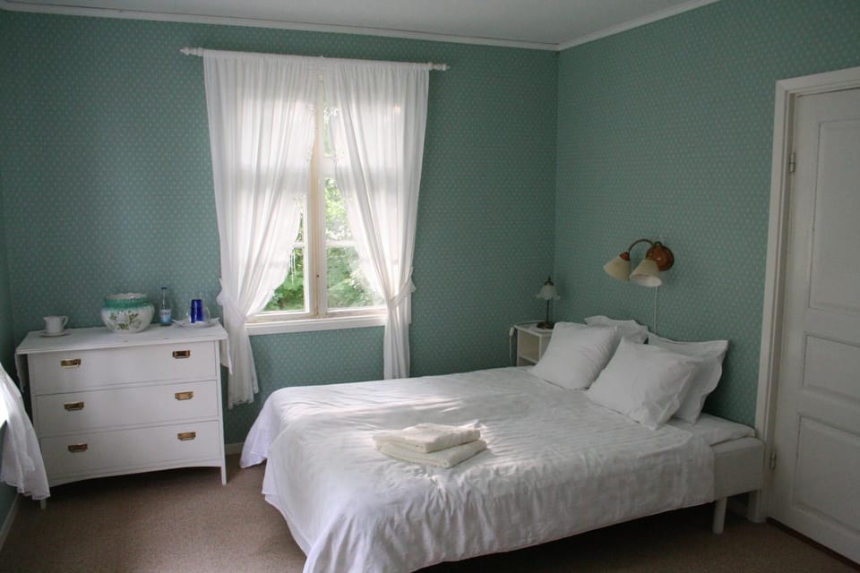 Day, Photo of the whole room